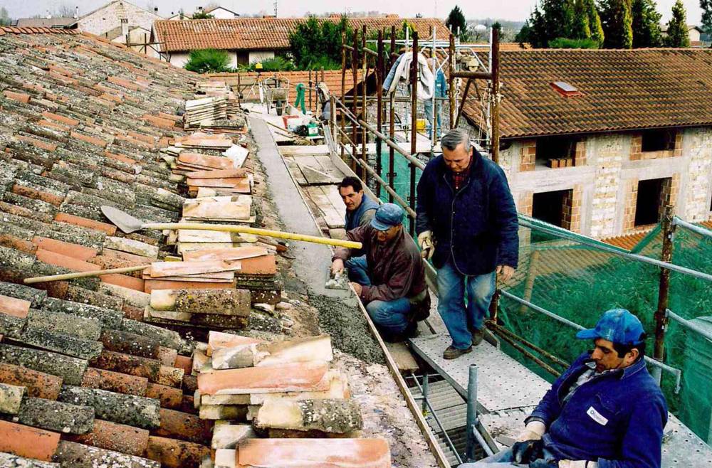 2003 - Sistemazione tetto Chiesa San Giacomo