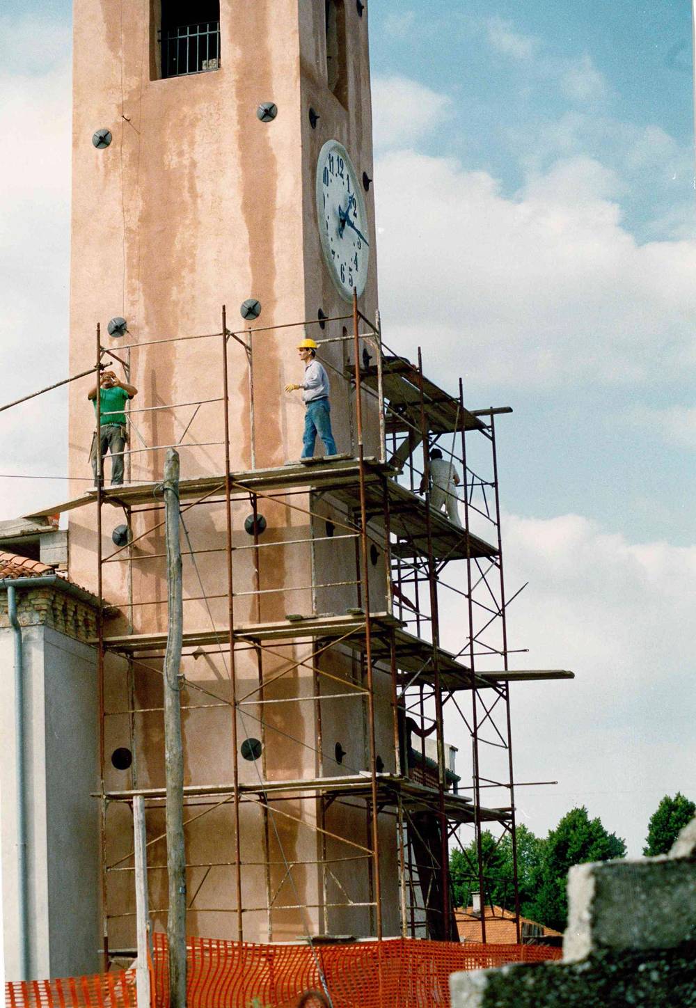 1989 - Restauro campanile della chiesa medievale di san Pietro Apostolo