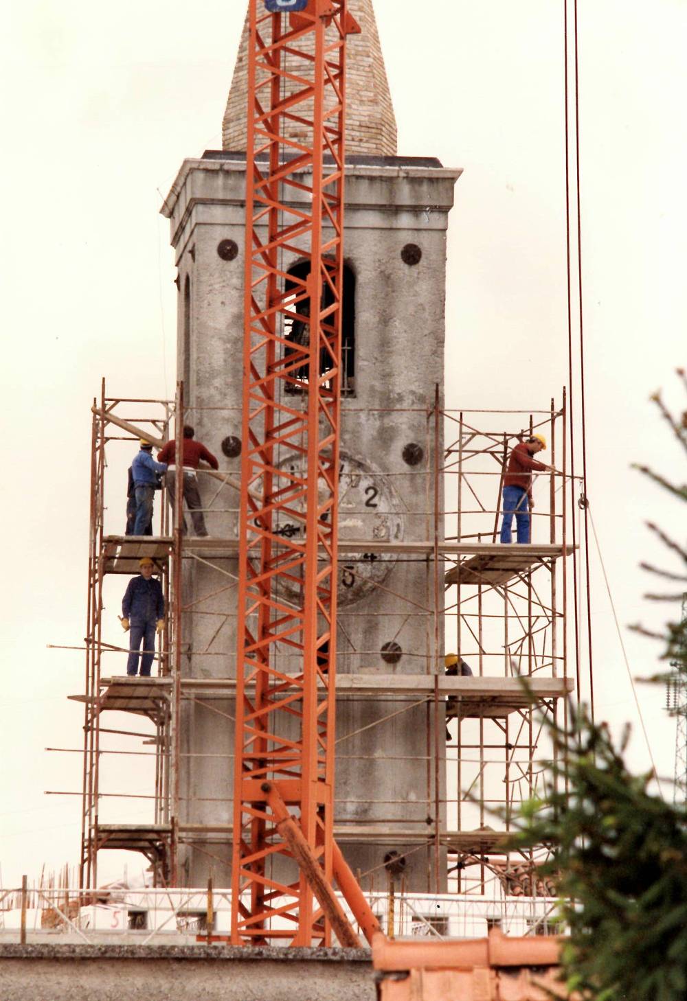 1989 - Restauro campanile della chiesa medievale di san Pietro Apostolo