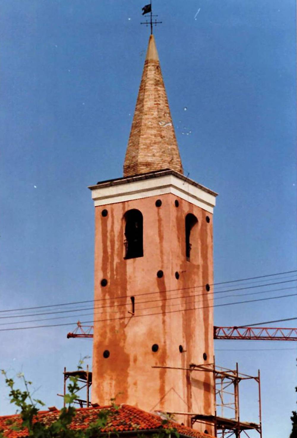 1989 - Restauro campanile della chiesa medievale di san Pietro Apostolo